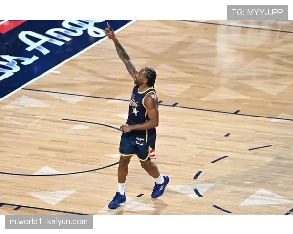 伦纳德撤步三分准绝杀世界队 主场闪耀英格尔伍德